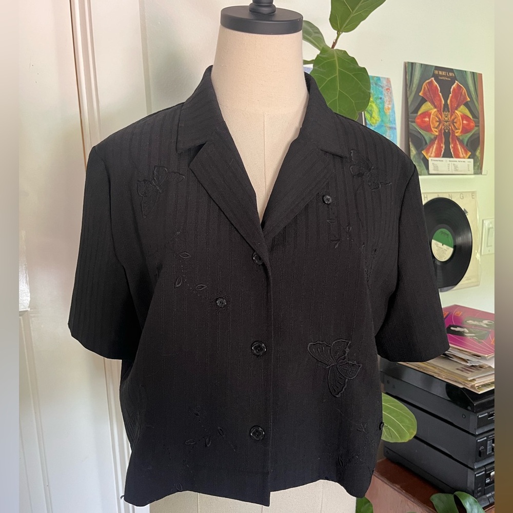 Cropped Button-Up Blouse